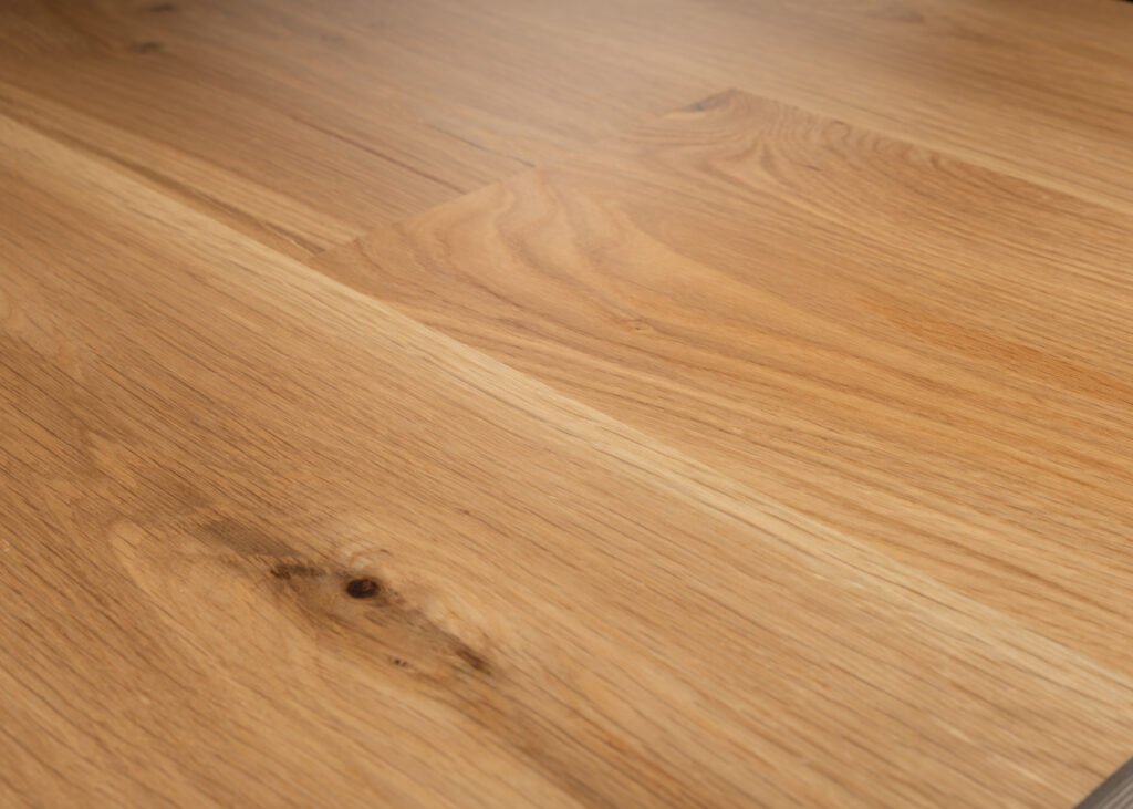 3/4" x 8 1/4" eng character white oak live sawn 5.2mm