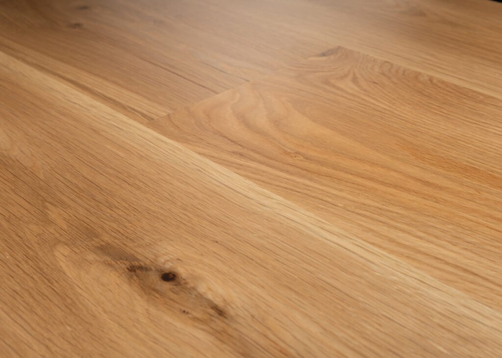 3/4" x 8 1/4" eng character white oak live sawn 5.2mm